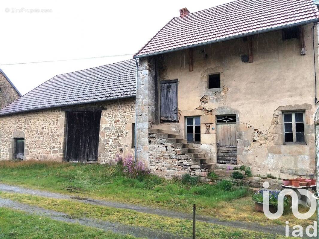 Photo 1 - Maison à ROCHES