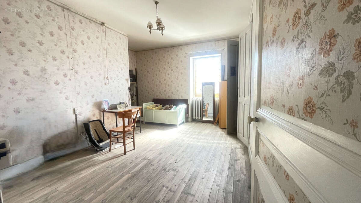 Maison à LES COTES-D'AREY