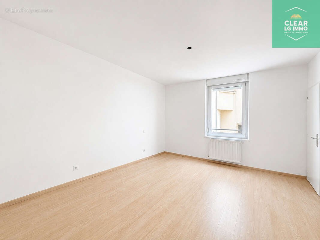 Appartement F4 rénové 100 m2 à Homécourt - photo 6