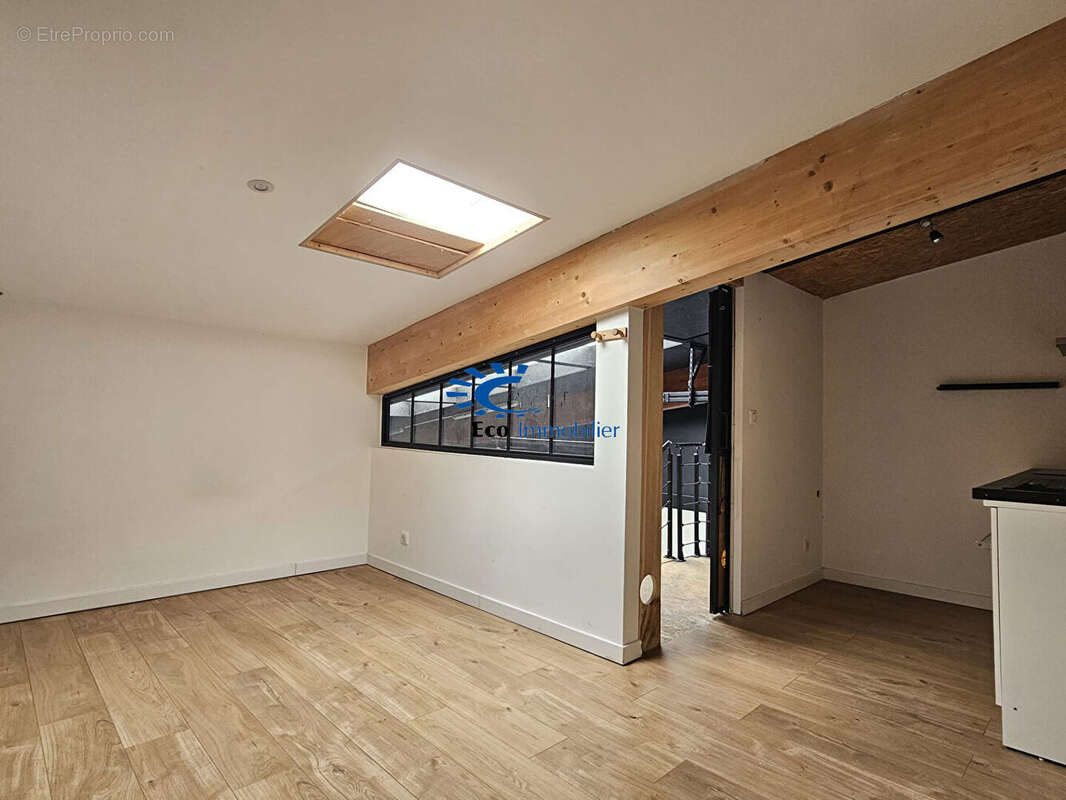 Commerce à SAINT-VIVIEN