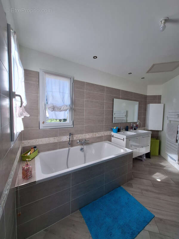 Maison à SAINT-BAUZILLE-DE-PUTOIS