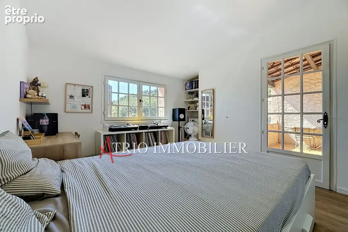 Maison 5 pièces 117 m² à vendre à Saint-Laurent-Du-Var (06700) - photo 8