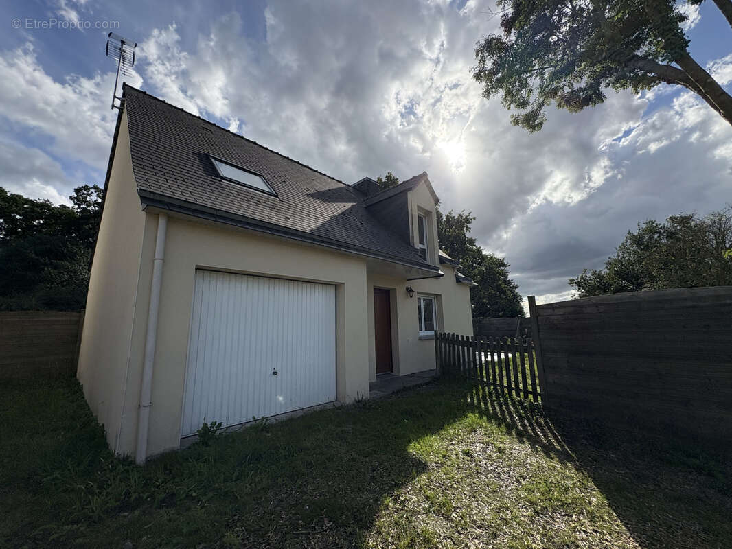 Maison à MINIAC-MORVAN