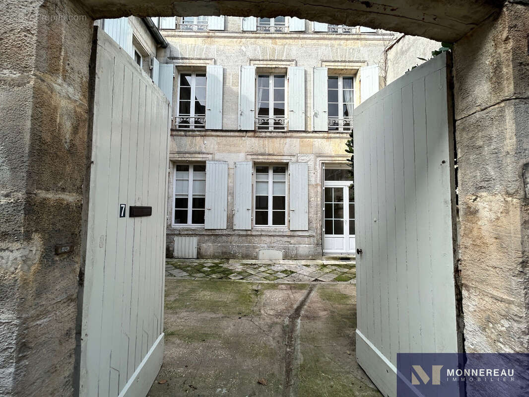 Maison à COGNAC