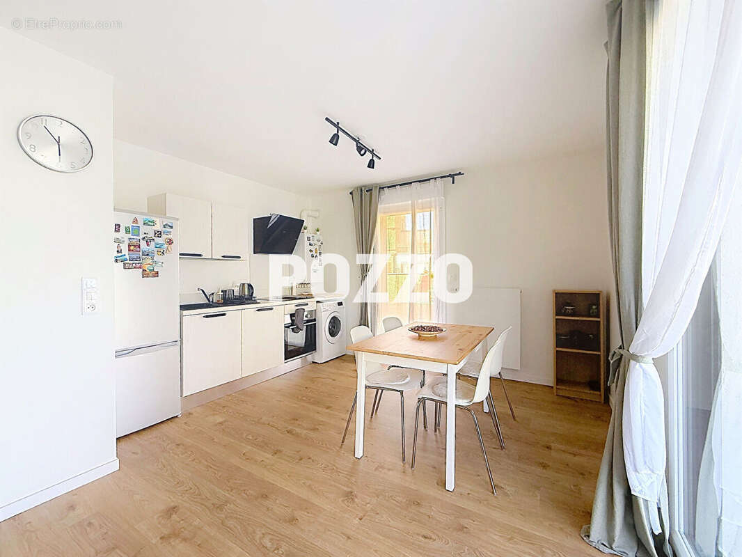 Appartement à DONVILLE-LES-BAINS