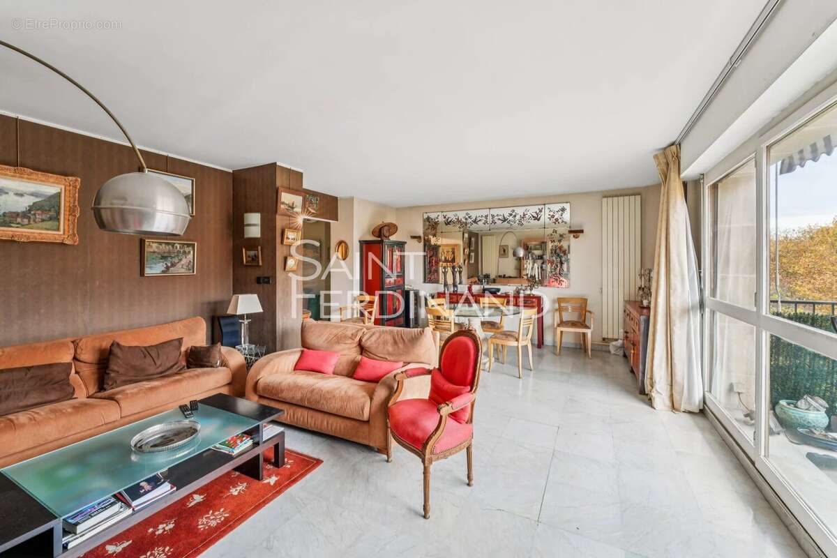 Appartement à NEUILLY-SUR-SEINE