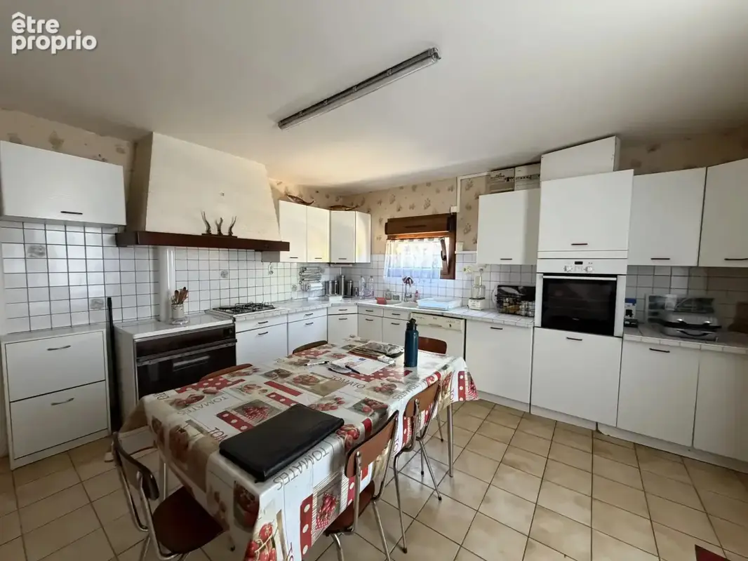 Maison au centre ville avec jardin et garage - photo 3