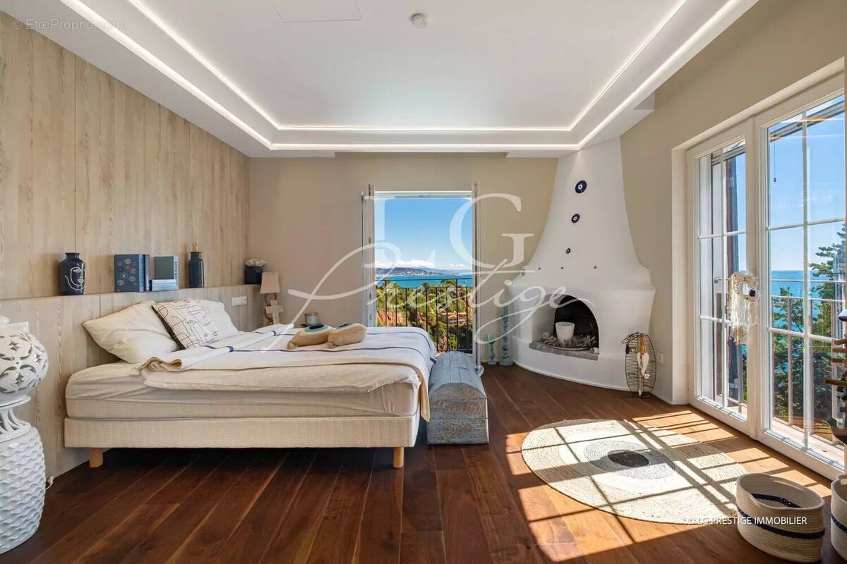 Maison à THEOULE-SUR-MER