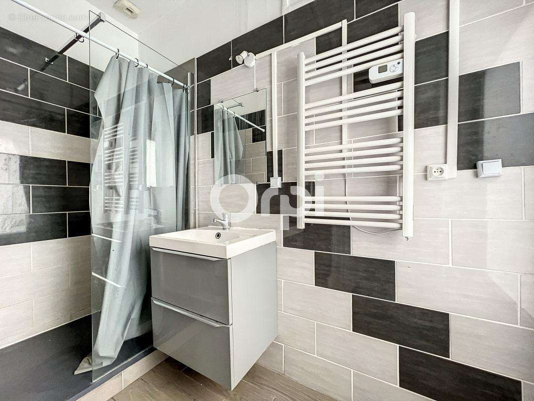 Appartement à SAINT-ELOY-LES-MINES