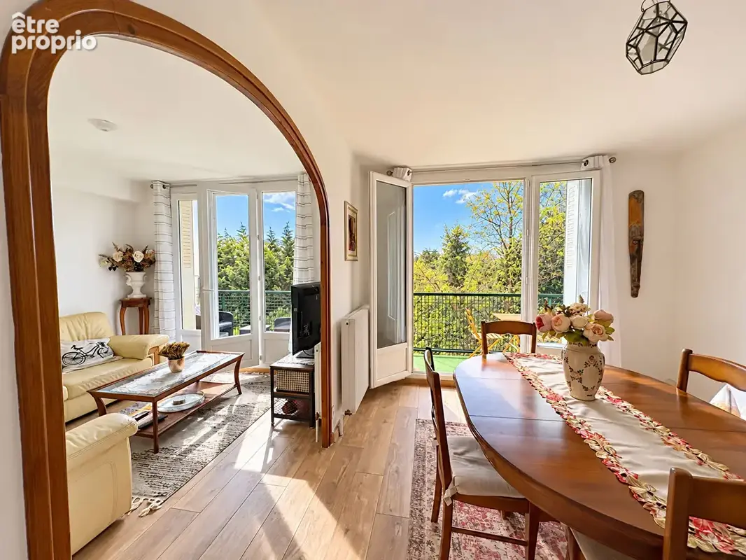 Photo Appartement à Le Coteau au prix de 100 000€