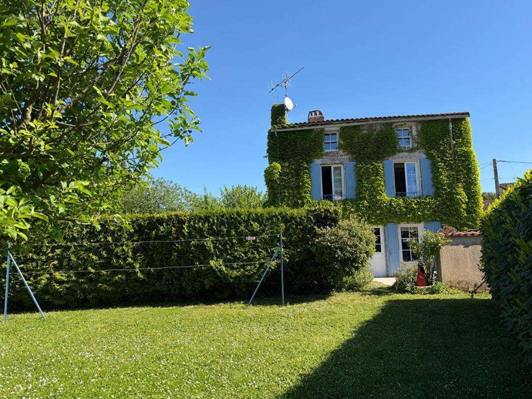 Maison à LA MOTHE-SAINT-HERAY