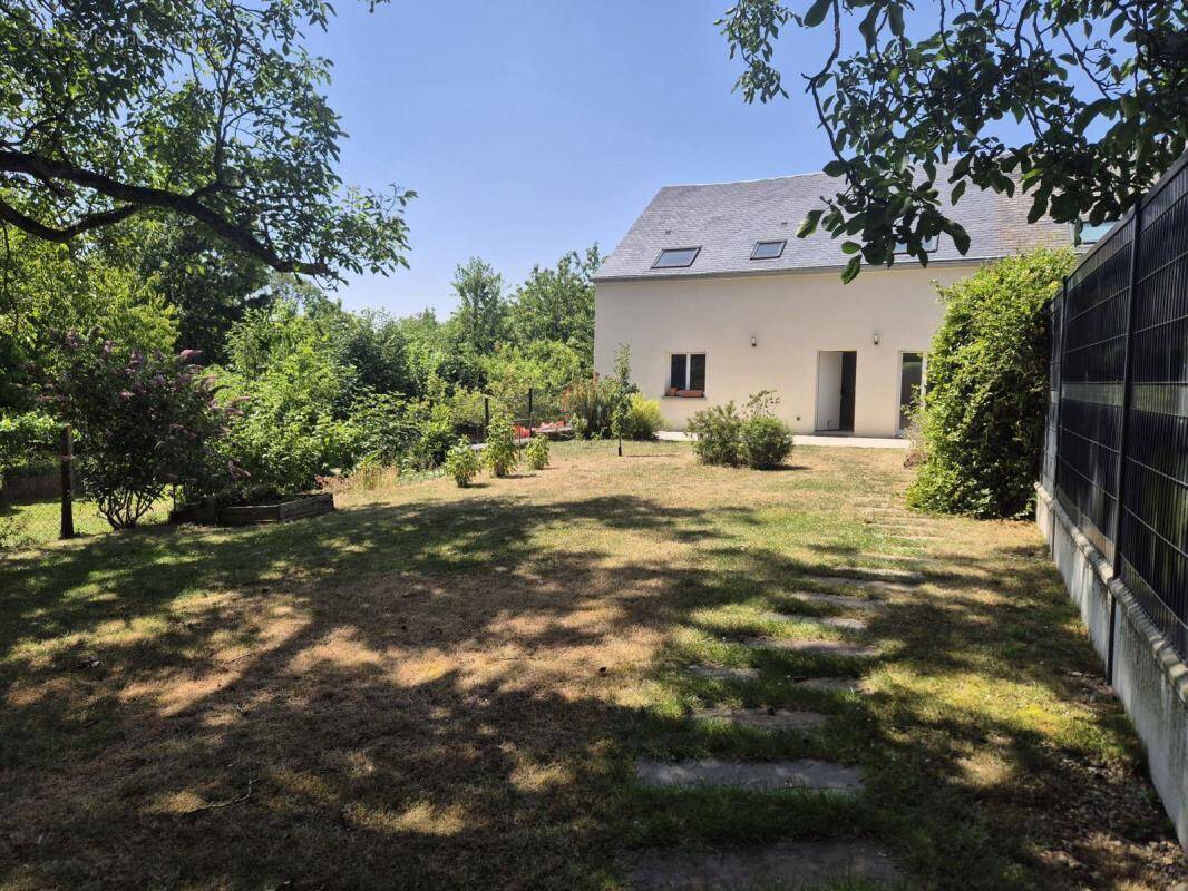 Maison à ECROSNES
