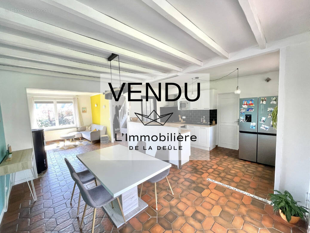 Maison à PROVIN