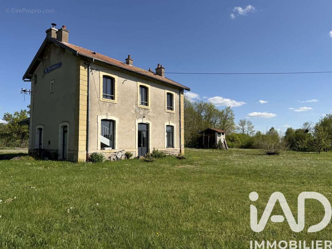 Maison 143 m² à Saint-Thibault  - photo 2