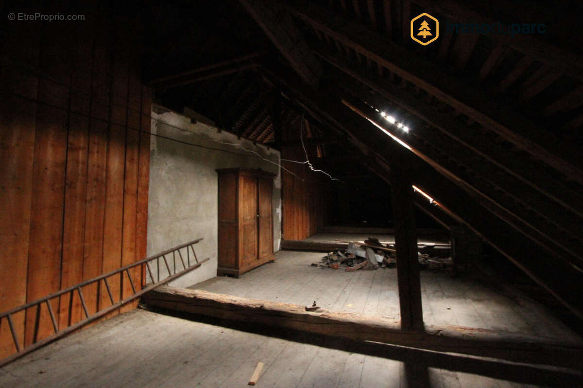 Maison à LESCHERAINES