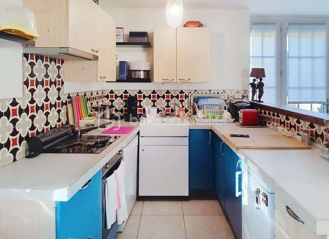 Charme de la pierre & Confort moderne : Rare maison rénovée avec cour et garage - photo 6