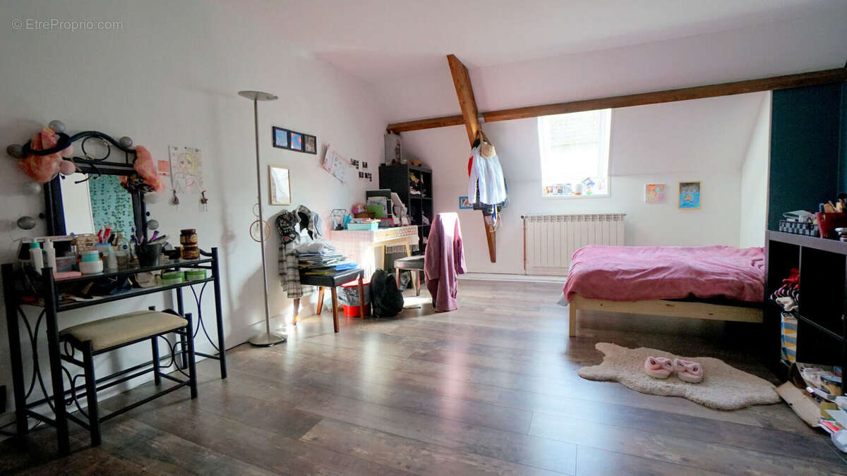 Maison à MEZIERES-SUR-SEINE