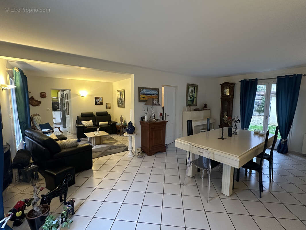 Maison à LIVRY-SUR-SEINE