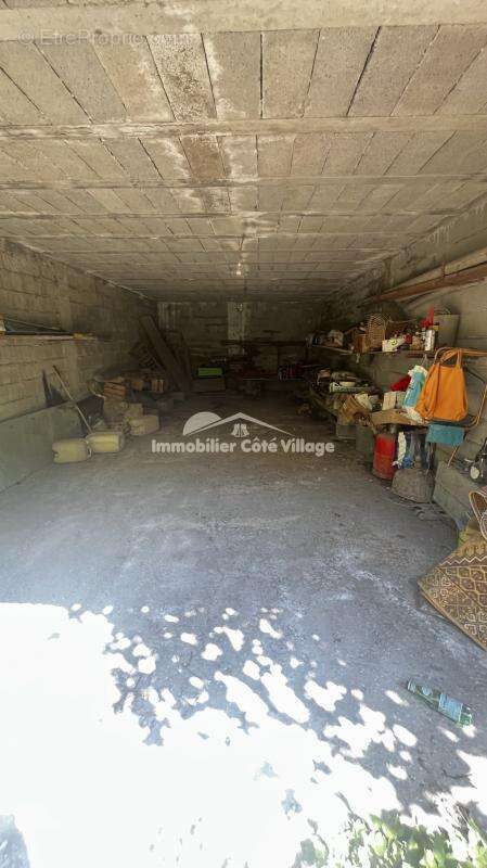Maison mitoyenne avec 2 appartements, une cave et un garage - photo 13