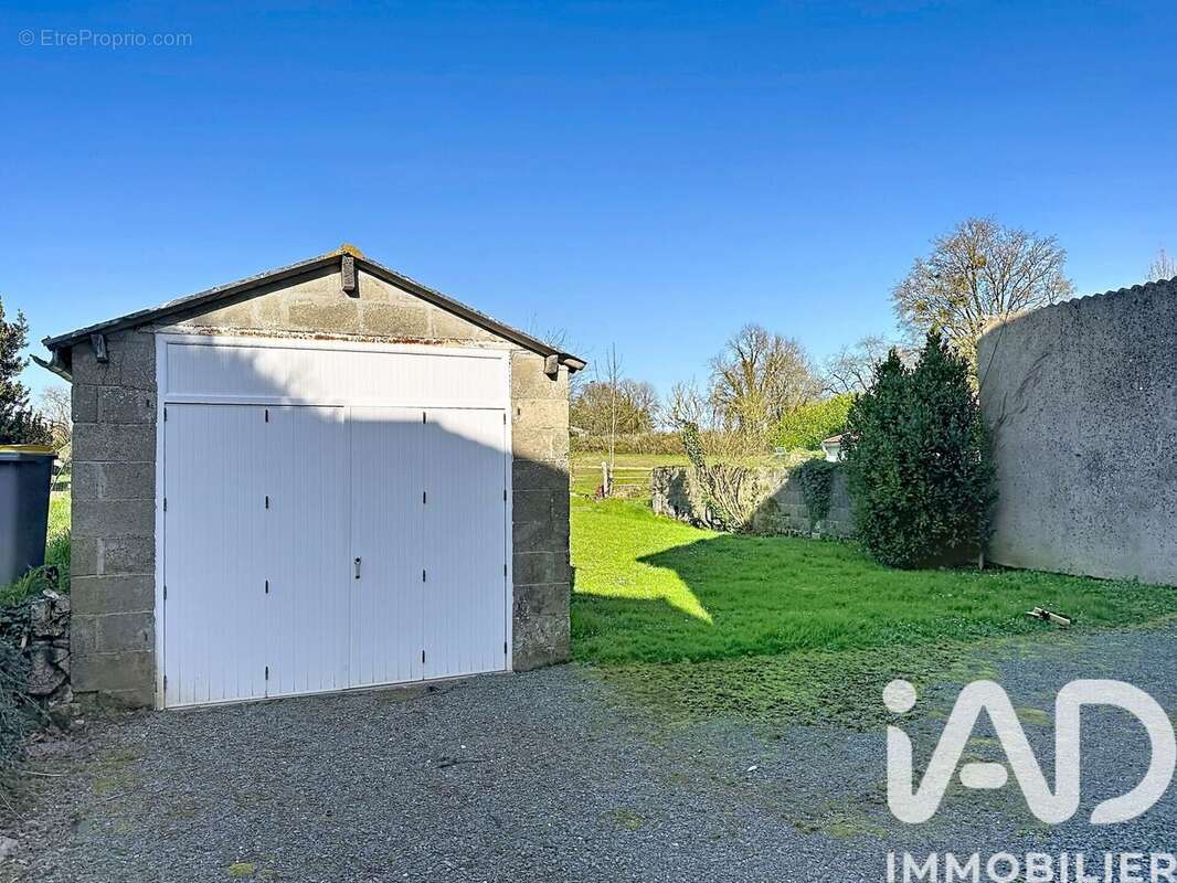 Photo 2 - Maison à SECONDIGNY