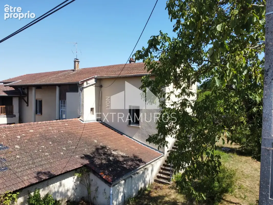 A vendre en exclusivite a saint germain/nuelles ancienne ferme beaujolaise avec annexes - photo 3