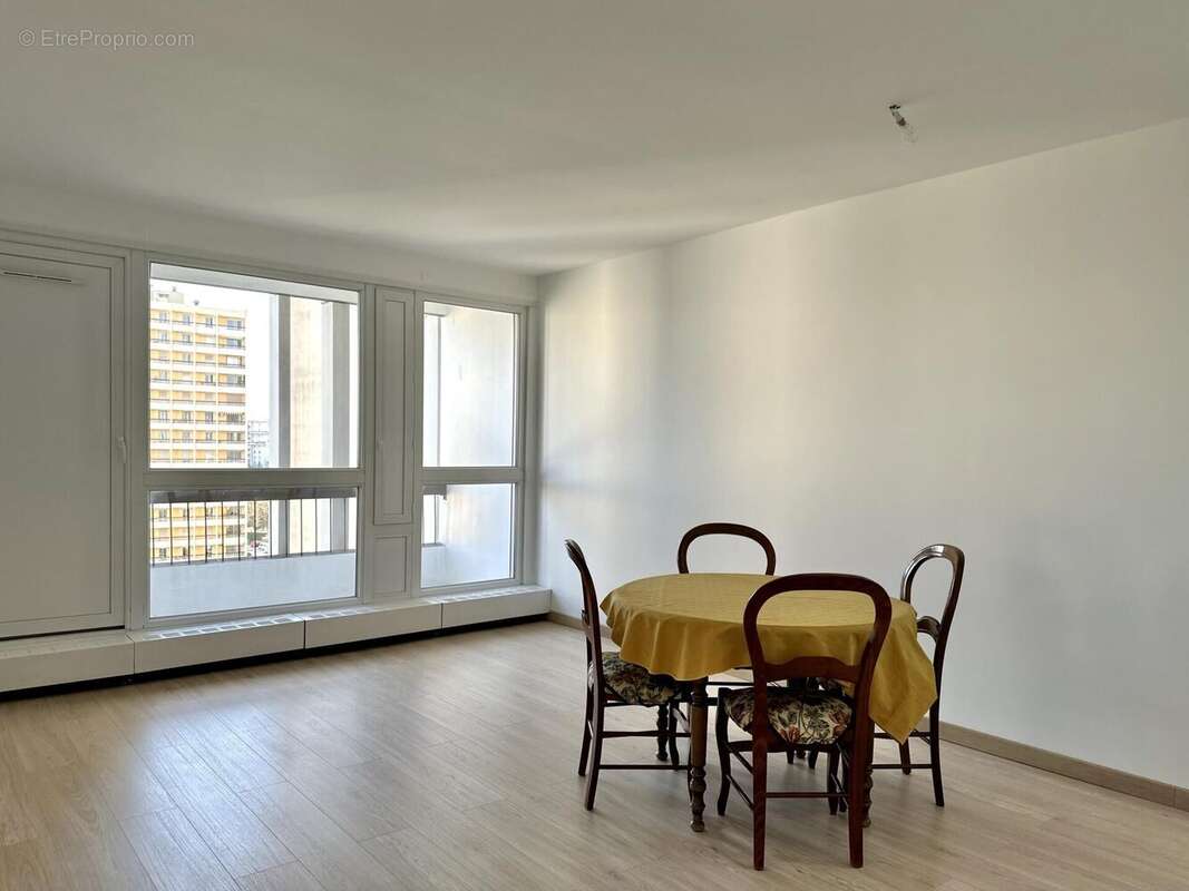 Photo 6 - Appartement à VILLEURBANNE