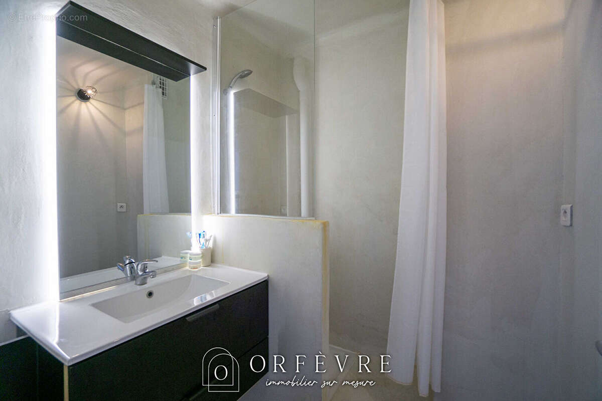 Appartement à CASTELNAU-LE-LEZ