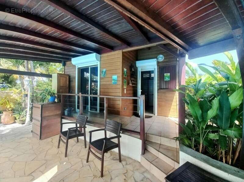 Maison à BAIE-MAHAULT