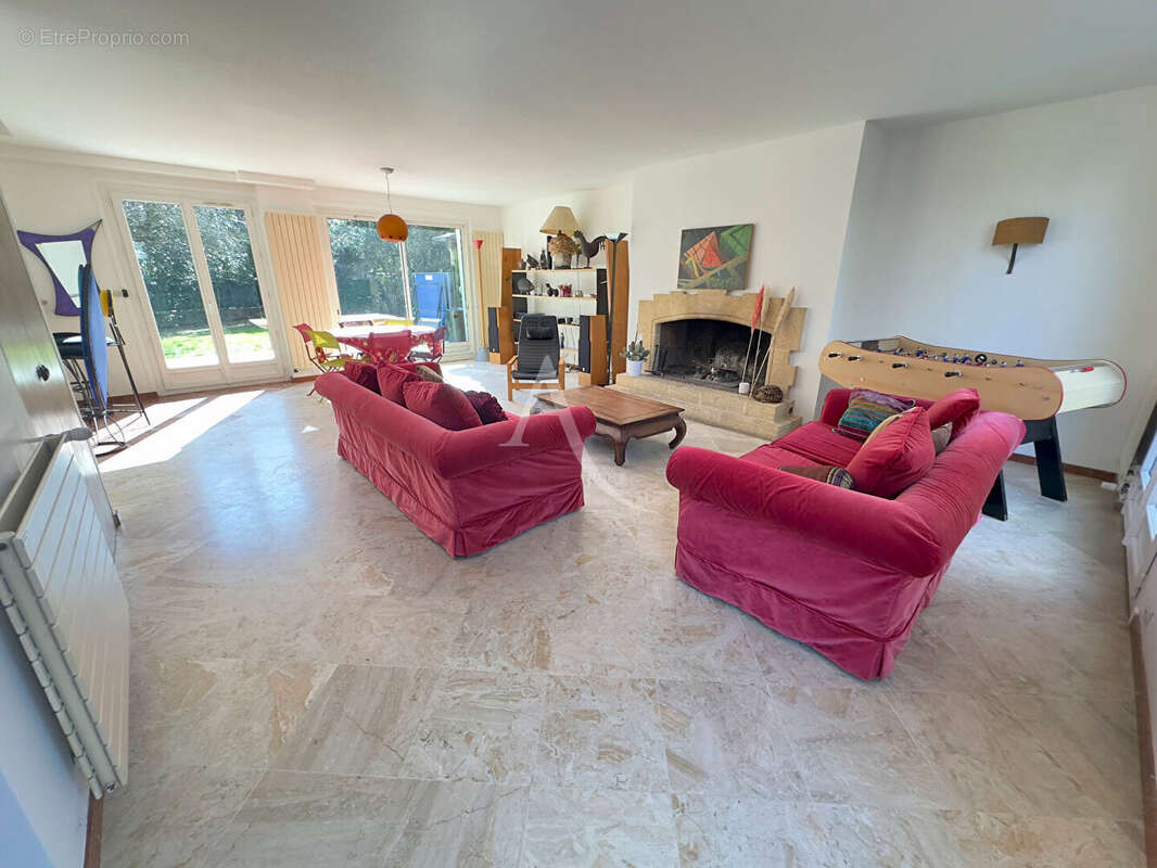 Maison à SAINT-MAUR-DES-FOSSES