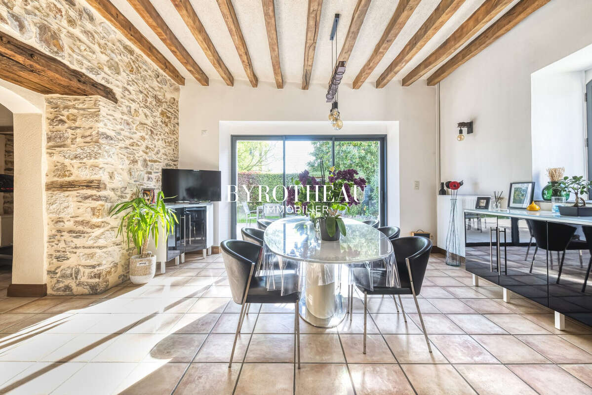 Maison 295 m² à Segre  - photo 2
