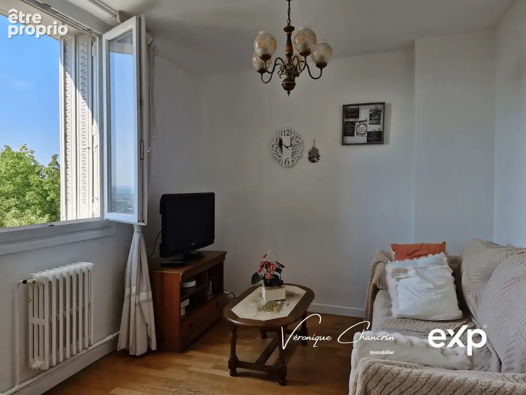 Appartement 4 pièces 65 m² à vendre à La Mulatiere (69350) - photo 2