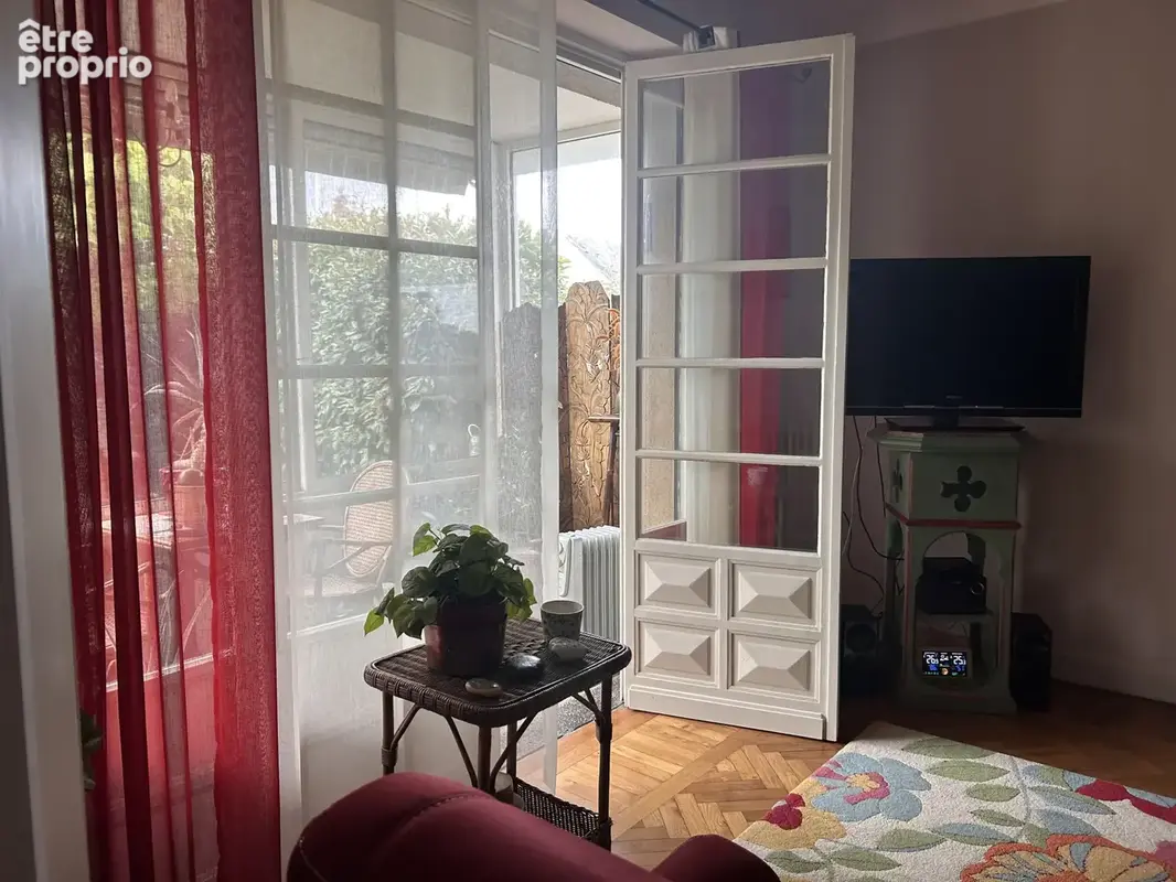 A VENDRE - Maison 4 pièces avec vie de plain-pied - garage/atelier de 90 m2 environ et jardin proche centre-vi - photo 7