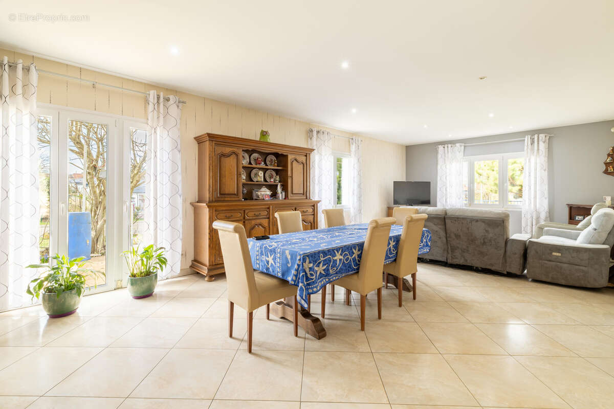 Maison à SAINTE-MARIE-AUX-CHENES