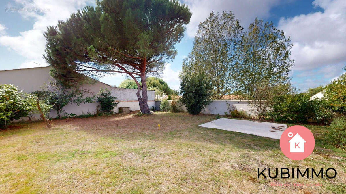 Terrain à TALMONT-SAINT-HILAIRE