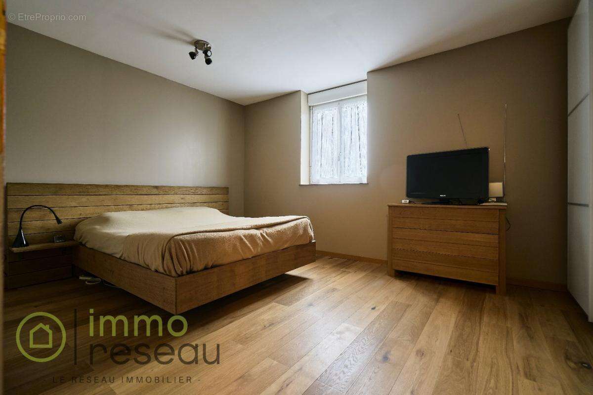 Maison à LA CHAPELLE-D'ARMENTIERES