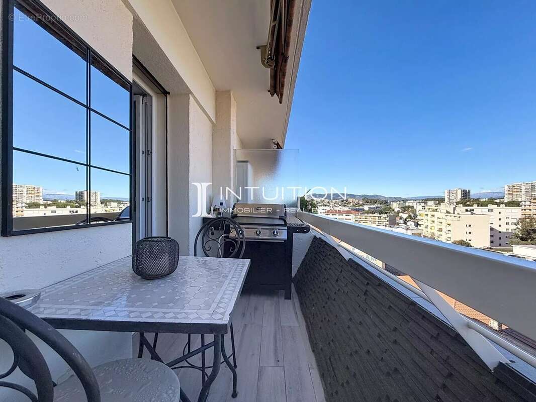 Appartement à LE CANNET