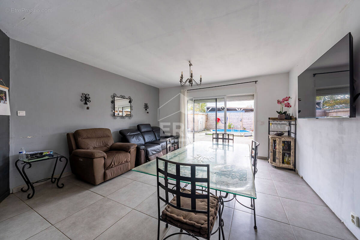 Maison à SAINT-GERMAIN-LES-ARPAJON