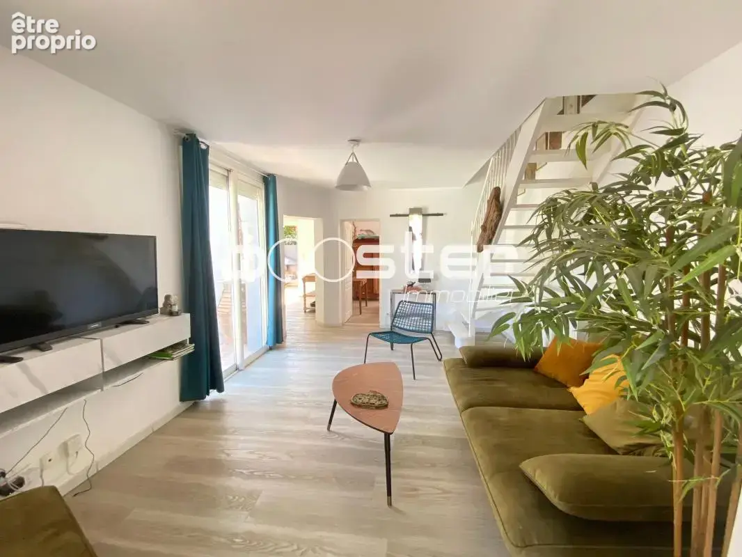 Maison familiale 4 pièces avec jardin, piscine, atelier et stationnement - photo 2