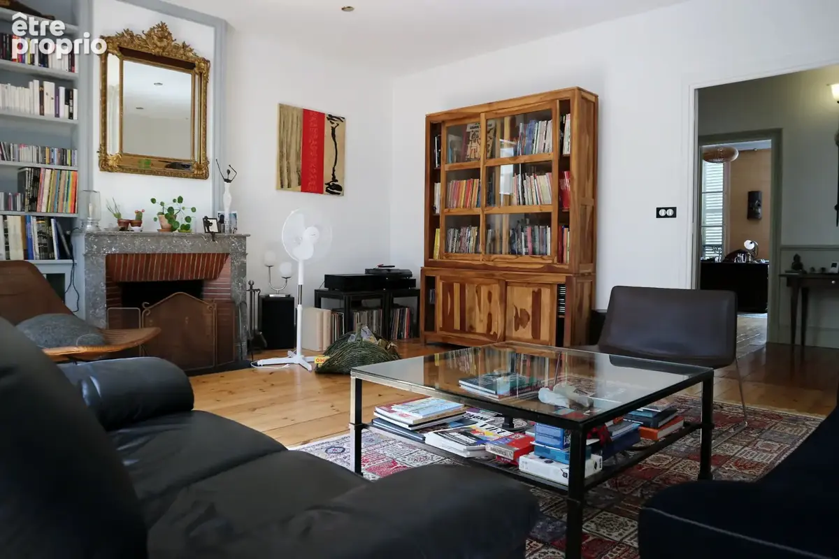 Saintes, centre historique, appartement 343 m2 - photo 4