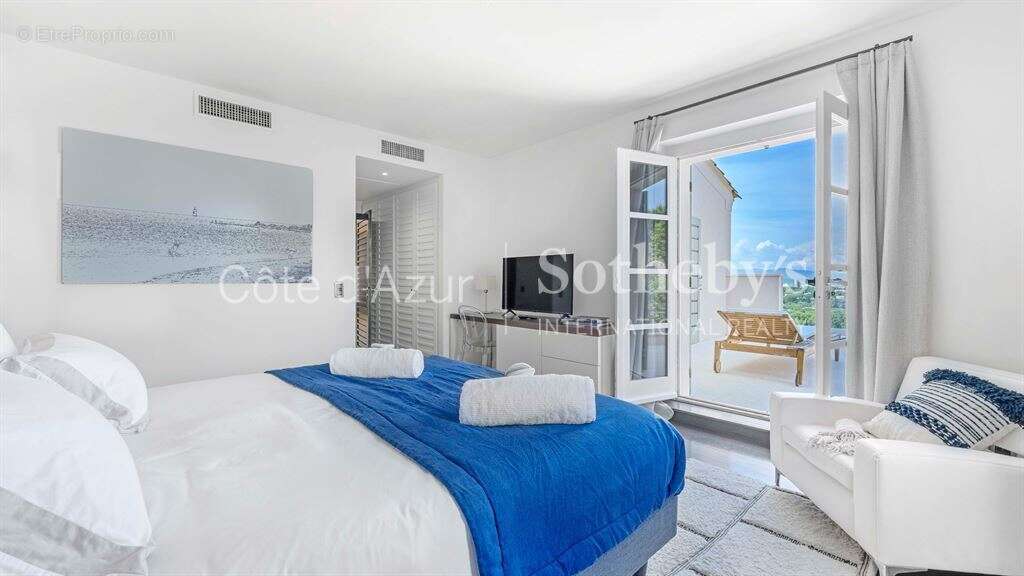 Villa contemporaine de luxe avec vue mer, 7 chambres, piscine et spa à vendre à Ramatuelle - photo 12
