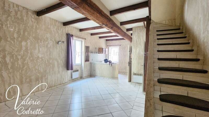 Maison à SOLLIES-TOUCAS