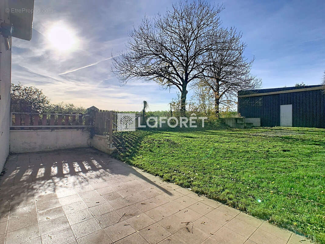 Maison à LA CROIX-EN-CHAMPAGNE