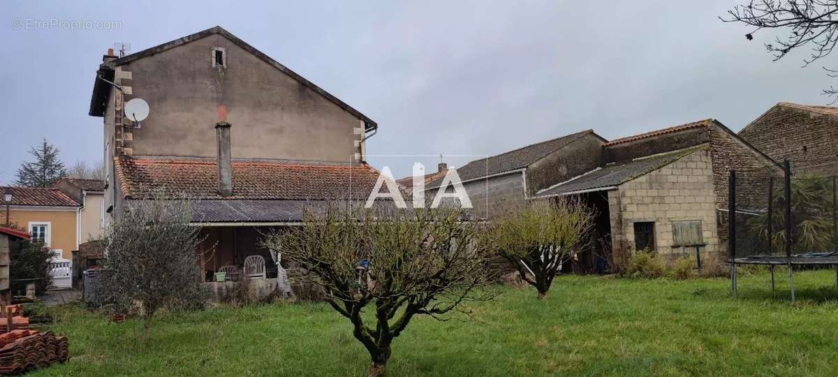 Maison à PAIZAY-NAUDOUIN-EMBOURIE