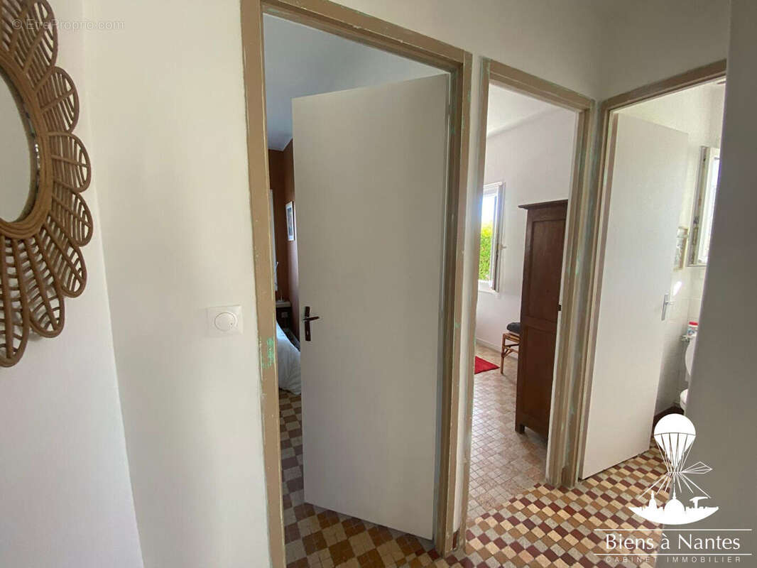 A vendre petite maison de bord de mer - photo 7