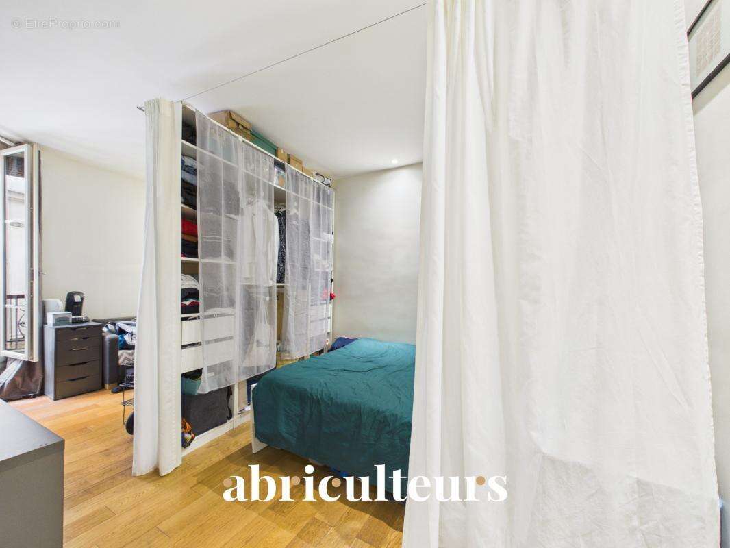 Appartement à PARIS-7E