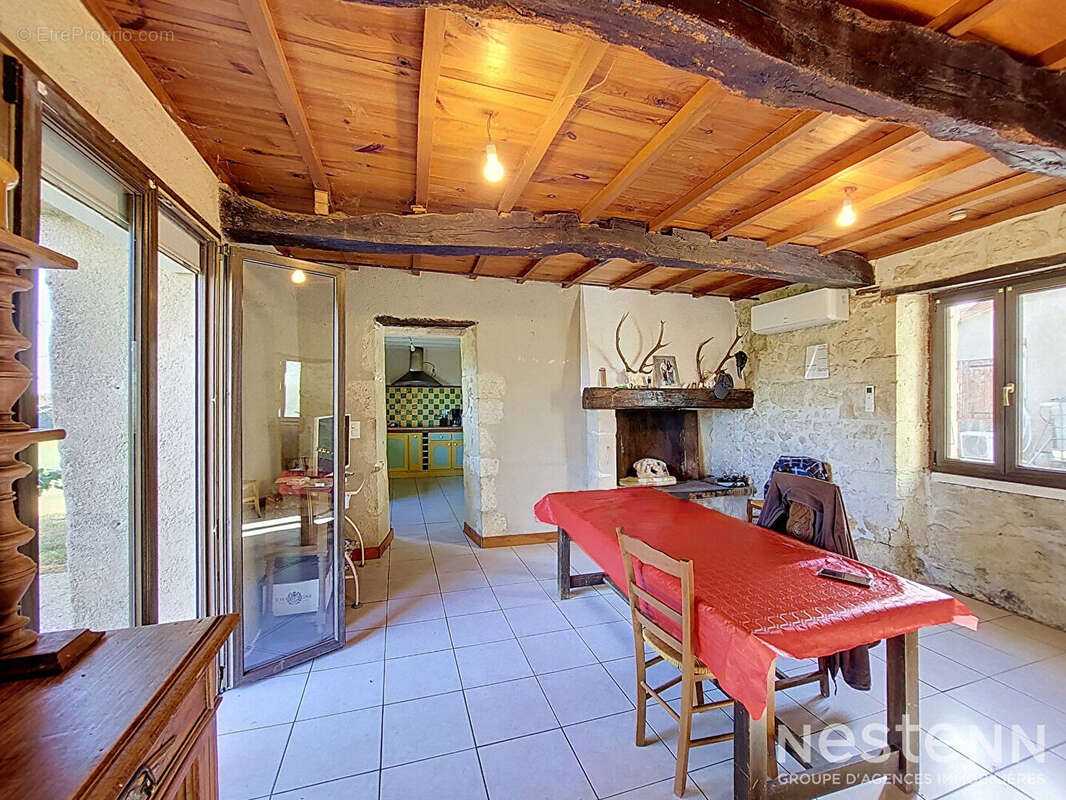 Maison à CASTERA-VERDUZAN