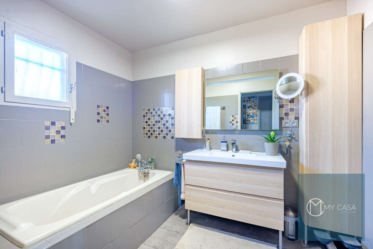 Maison à RILLIEUX-LA-PAPE