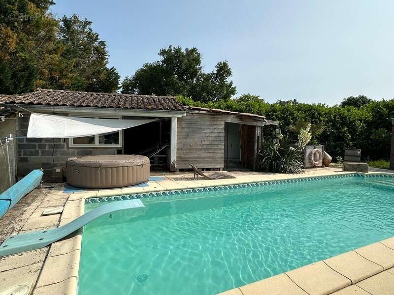 Maison à SAINT-DENIS-DE-PILE