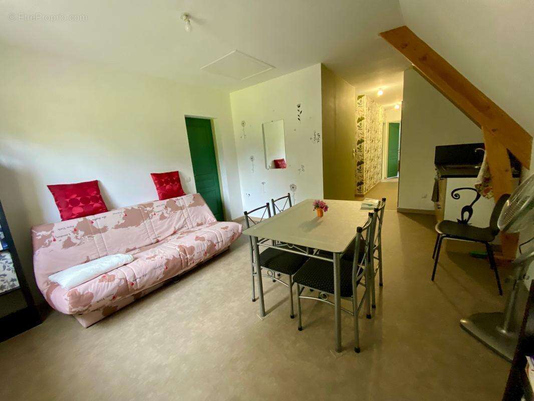 Maison à SAINT-AVIT-DE-VIALARD