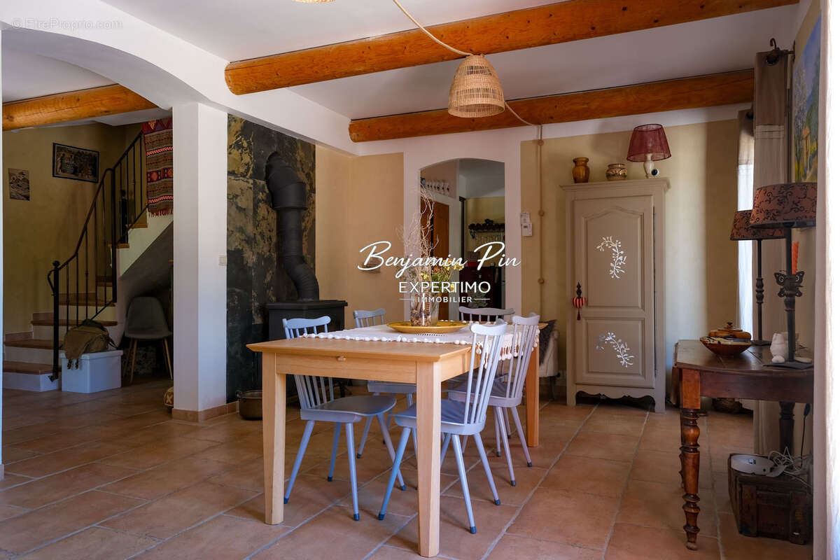 Maison à SAINT-SATURNIN-LES-APT